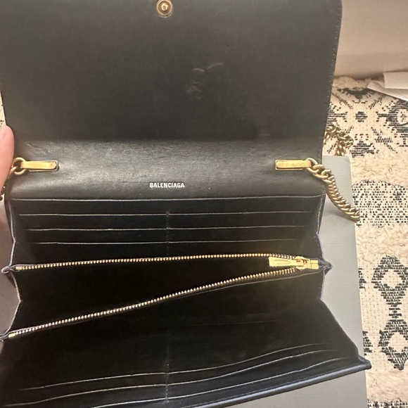Authentic Balenciaga logo wallet on chain in black. - Picture 4 of 5